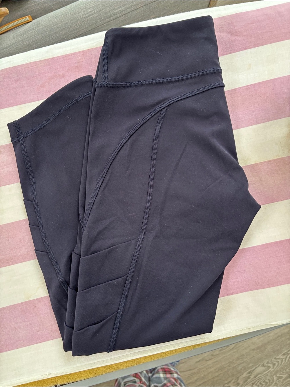 Lululemon Navy Active Leggings - Picture 3 of 5